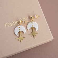Load image into Gallery viewer, Celestial star gold necklace - pearly white