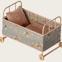 Load image into Gallery viewer, Cot bed - micro - powder