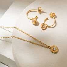 Load image into Gallery viewer, Crystal seren necklace
