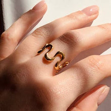 Load image into Gallery viewer, Everyday statement wave ring - gold