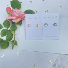 Load image into Gallery viewer, Ceramic flower stud earrings