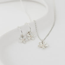 Load image into Gallery viewer, Forget me not necklace