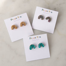Load image into Gallery viewer, Glitter arc stud earrings - gold