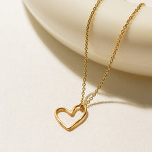 Load image into Gallery viewer, Heart necklace - gold