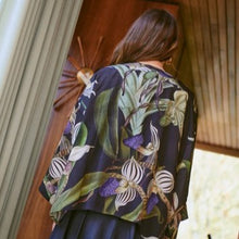 Load image into Gallery viewer, Orchid crepe kimono - black