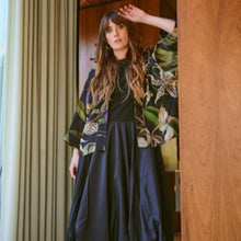 Load image into Gallery viewer, Orchid crepe kimono - black