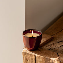 Load image into Gallery viewer, Pot enchantment candle - granite & moss