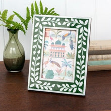 Load image into Gallery viewer, Resin picture frame - green