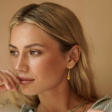 Load image into Gallery viewer, Teardrop earrings - gold