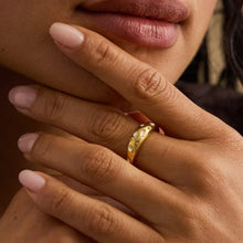 Load image into Gallery viewer, White cubic zirconia domed ring