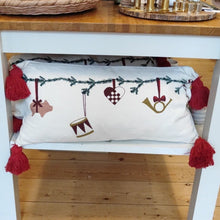 Load image into Gallery viewer, Yule cushion