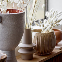 Load image into Gallery viewer, Isold vase - cream