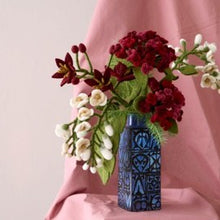 Load image into Gallery viewer, Small hydrangea - dark red
