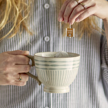 Load image into Gallery viewer, Maple mug - orange
