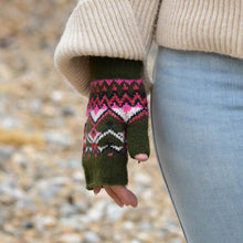 Load image into Gallery viewer, Fair isle bobble hat - khaki
