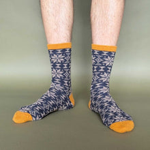 Load image into Gallery viewer, Lambswool socks - fair isle - navy/ginger
