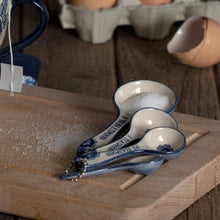 Load image into Gallery viewer, Blue willow floral measuring spoons
