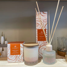 Load image into Gallery viewer, Raindrops on Roses diffuser - amber &amp; sweet orange
