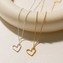 Load image into Gallery viewer, Heart necklace - gold
