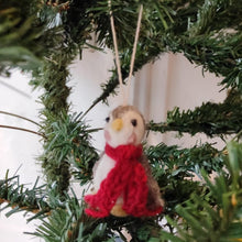 Load image into Gallery viewer, Christmas decoration - baby pingvins (classic)

