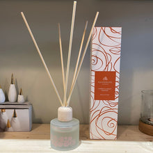 Load image into Gallery viewer, Raindrops on Roses candle - amber &amp; sweet orange
