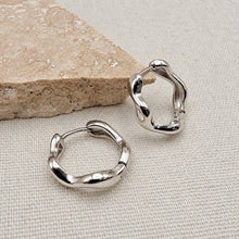 Load image into Gallery viewer, Everyday molten wave hoops - silver
