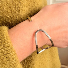 Load image into Gallery viewer, Everyday serpent bangle - silver
