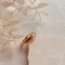 Load image into Gallery viewer, Everyday pearl ring
