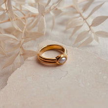 Load image into Gallery viewer, Everyday pearl ring
