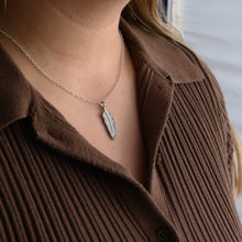 Load image into Gallery viewer, Feather pendant
