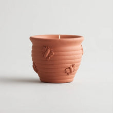 Load image into Gallery viewer, Nature's garden - small bee candle pot - geranium
