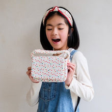 Load image into Gallery viewer, Heart print top handle bag
