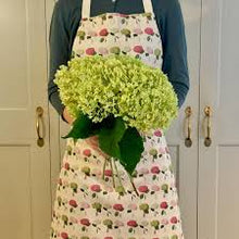 Load image into Gallery viewer, Hydrangeas apron
