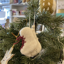Load image into Gallery viewer, Christmas decoration - ice skates
