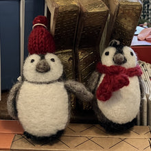 Load image into Gallery viewer, Christmas decoration - penguins
