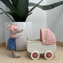 Load image into Gallery viewer, Pram - coral
