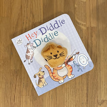 Load image into Gallery viewer, Hey diddle diddle finger puppet book
