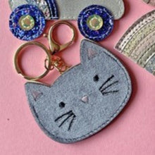 Load image into Gallery viewer, Kitty cat keyring
