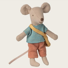 Load image into Gallery viewer, Little brother mouse with bag
