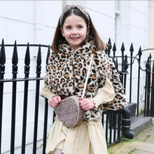 Load image into Gallery viewer, Love heart leopard bag
