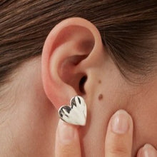 Load image into Gallery viewer, Molten heart studs - silver
