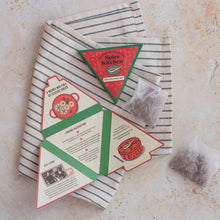 Load image into Gallery viewer, Mulling wine &amp; spice cider spice kit triangle
