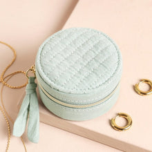 Load image into Gallery viewer, Mini round travel case - quilted mint
