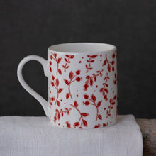 Load image into Gallery viewer, Rosehip mug - red
