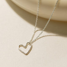 Load image into Gallery viewer, Heart necklace - silver

