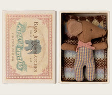 Load image into Gallery viewer, Baby mouse sleepy/wakey in box - rose

