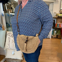 Load image into Gallery viewer, Round straw crossbody bag with tassels - small
