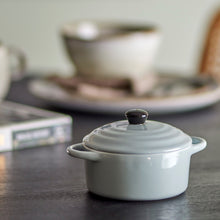 Load image into Gallery viewer, Thanos serving pot with lid - grey
