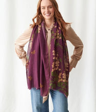 Load image into Gallery viewer, Wisteria wool scarf - plum
