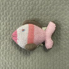 Load image into Gallery viewer, Stripe fish - pink
